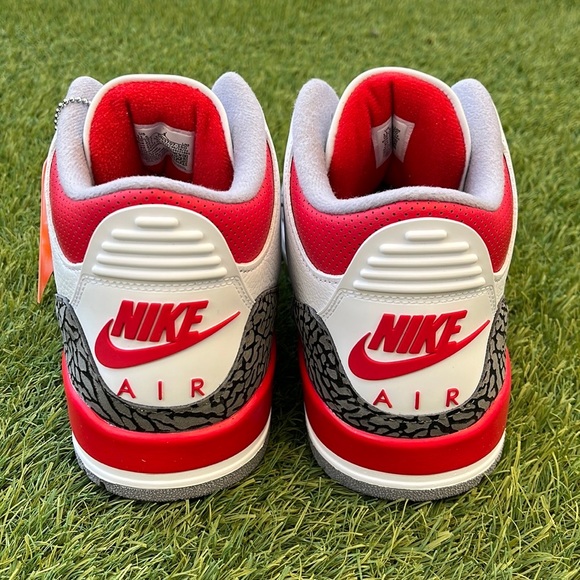 Air Jordan 3 Retro main image 2